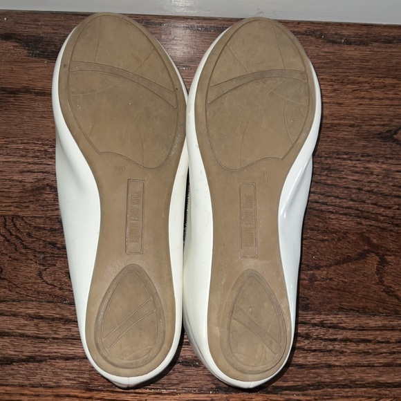 White Flats - Picture 2 of 2